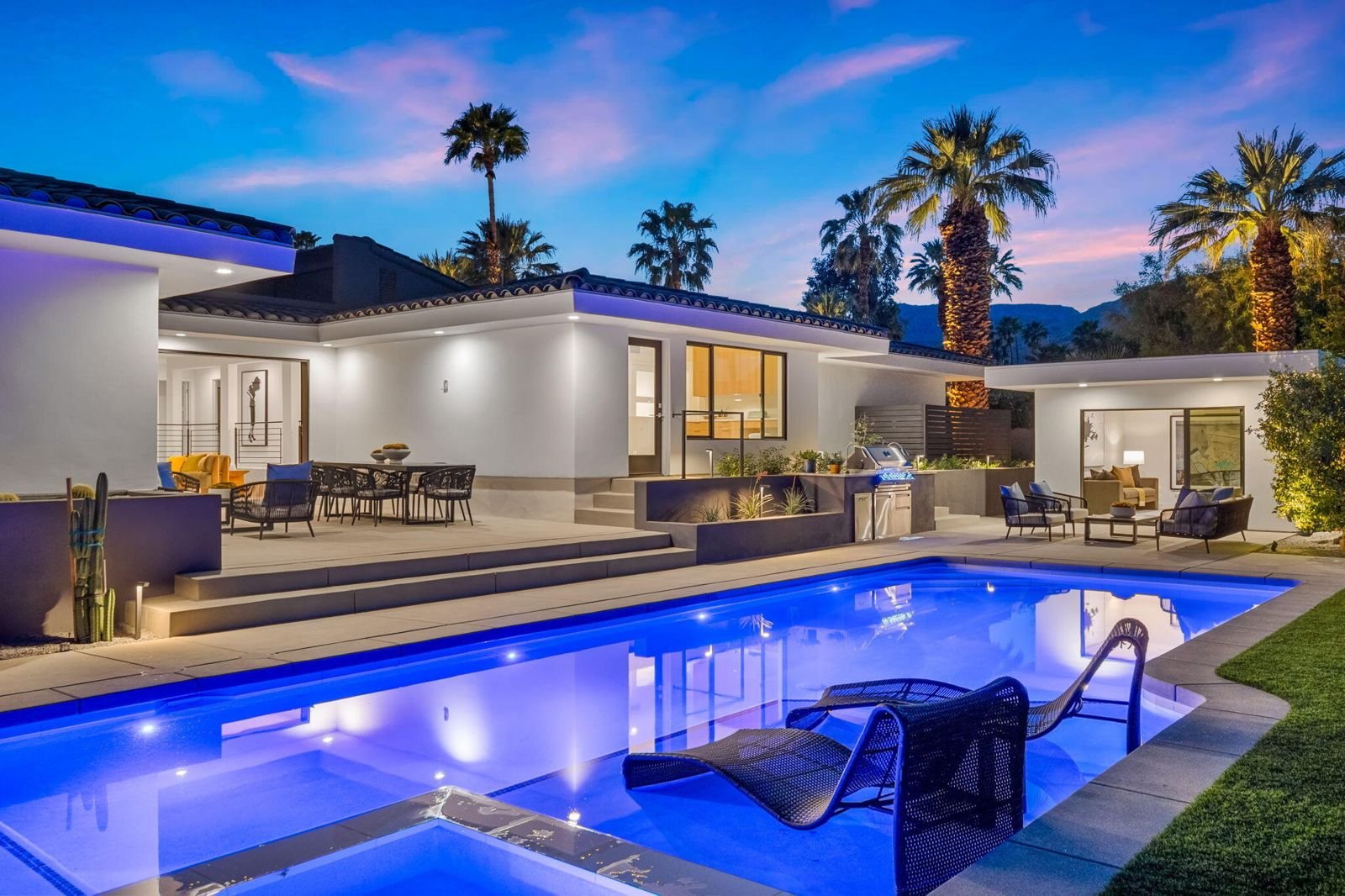 Modern home pool at dusk during pool leak detection in Rio del Sol